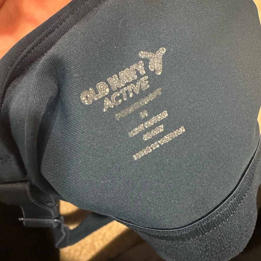 Old Navy Active - Picture 3 of 3